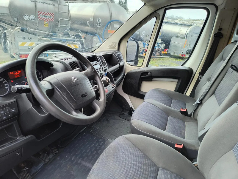 Interior photo 1: Lizing Citroën Jumper 2012 - 141000 KM - *FOR EXPORT OUTSIDE EU* Citroën Jumper 2012 - 141000 KM - *FOR EXPORT OUTSIDE EU* Interior photo 1: Lizing Citroën Jumper 2012 - 141000 KM - *FOR EXPORT OUTSIDE EU* Citroën Jumper 2012 - 141000 KM - *FOR EXPORT OUTSIDE EU*