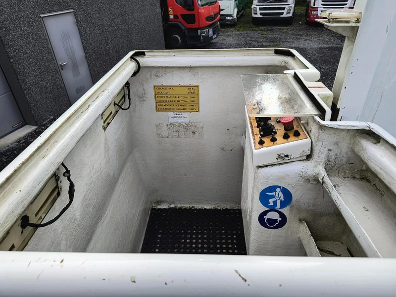 Kamion Iveco EuroCargo 120 E18 + COMET 151TAL (15 m): slika 16 Kamion Iveco EuroCargo 120 E18 + COMET 151TAL (15 m): slika 16