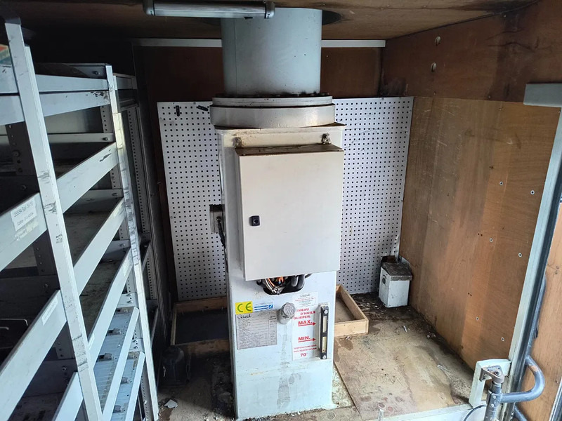 Kamion Iveco EuroCargo 120 E18 + COMET 151TAL (15 m): slika 13 Kamion Iveco EuroCargo 120 E18 + COMET 151TAL (15 m): slika 13