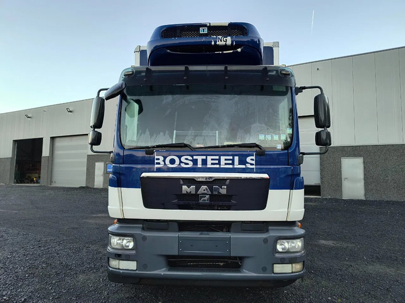 MAN TGM 18.250 2 COMP THERMOKING - 2000KG DHOLLANDIA - Hladnjača: slika 2 MAN TGM 18.250 2 COMP THERMOKING - 2000KG DHOLLANDIA - Hladnjača: slika 2