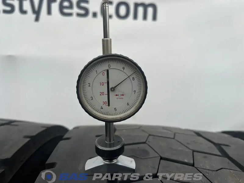 Bridgestone Bridgestone 315/70R22.5 DURAVIS R-DRIVE002 154/150 M+S 3PMSF gebruikte set - Guma za Kamion: slika 3 Bridgestone Bridgestone 315/70R22.5 DURAVIS R-DRIVE002 154/150 M+S 3PMSF gebruikte set - Guma za Kamion: slika 3