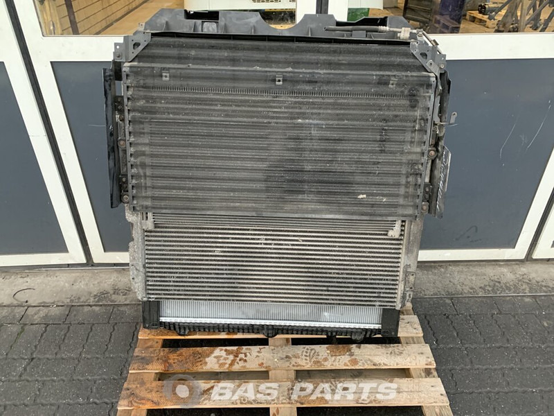 Mercedes-Benz Actros MP4 Koelerpakket Mercedes OM471LA 480 A 960 500 08 01 - Radijator za Kamion: slika 2 Mercedes-Benz Actros MP4 Koelerpakket Mercedes OM471LA 480 A 960 500 08 01 - Radijator za Kamion: slika 2