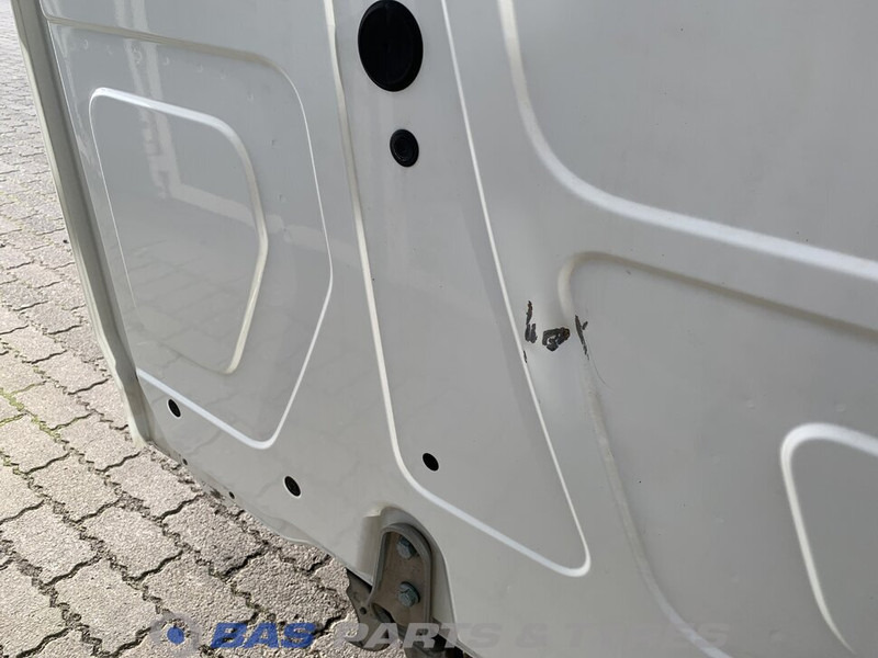 Kabina i enterijer za Kamion Mercedes-Benz Actros MP4 Mercedes StreamSpace L-cab L2H2 A 000 600 01 01: slika 11 Kabina i enterijer za Kamion Mercedes-Benz Actros MP4 Mercedes StreamSpace L-cab L2H2 A 000 600 01 01: slika 11