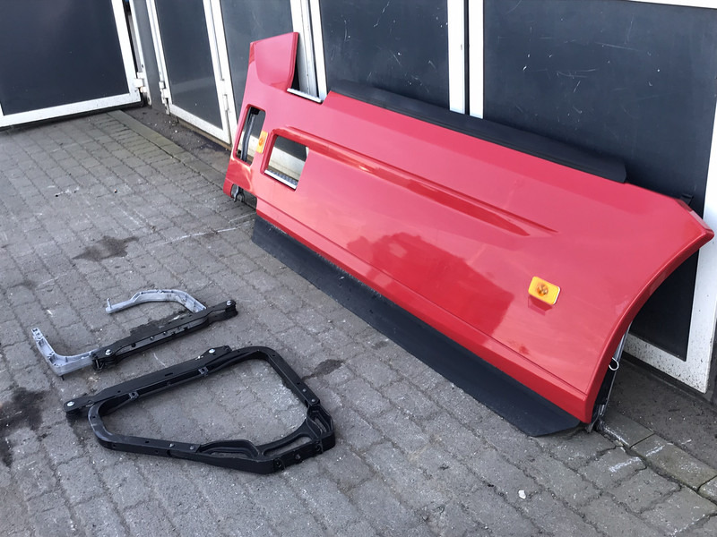 Renault T-Serie Evolution Sideskirt Set Renault 7424134838 - Karoserija i eksterijer za Kamion: slika 2 Renault T-Serie Evolution Sideskirt Set Renault 7424134838 - Karoserija i eksterijer za Kamion: slika 2