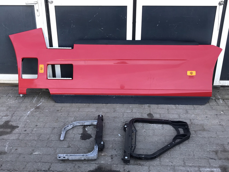 Renault T-Serie Evolution Sideskirt Set Renault 7424134838 - Karoserija i eksterijer za Kamion: slika 1 Renault T-Serie Evolution Sideskirt Set Renault 7424134838 - Karoserija i eksterijer za Kamion: slika 1