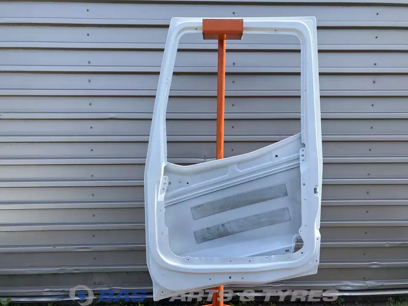 Renault T-Serie Portier Rechts Renault 7482702818 - Vrata i delovi za Kamion: slika 2 Renault T-Serie Portier Rechts Renault 7482702818 - Vrata i delovi za Kamion: slika 2