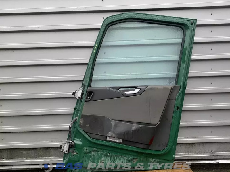 Volvo FH4 - Vrata i delovi za Kamion: slika 2 Volvo FH4 - Vrata i delovi za Kamion: slika 2