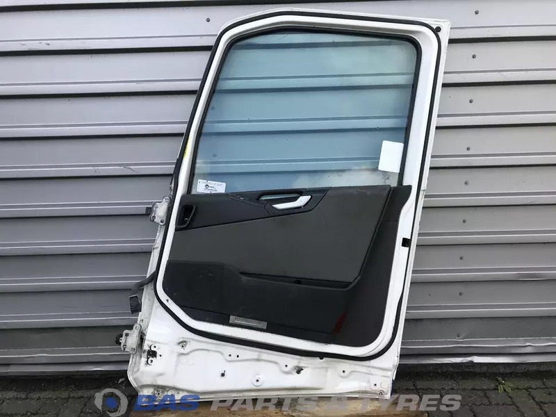 Volvo FH4 - Vrata i delovi za Kamion: slika 2 Volvo FH4 - Vrata i delovi za Kamion: slika 2