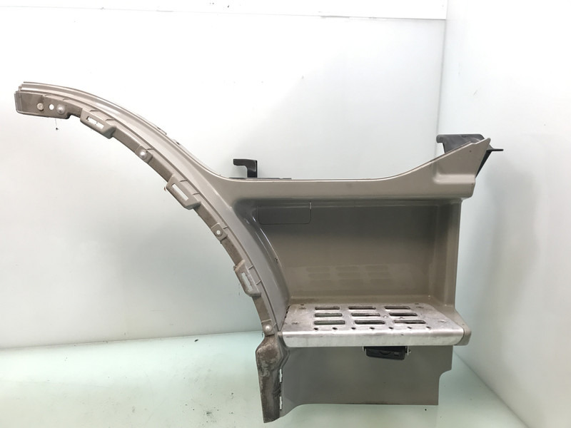 Volvo FM4 Opstap Rechts Volvo 82644147 - Karoserija i eksterijer za Kamion: slika 1 Volvo FM4 Opstap Rechts Volvo 82644147 - Karoserija i eksterijer za Kamion: slika 1