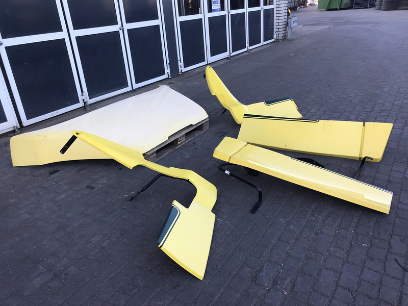 Volvo FM4 Spoilerset Volvo Globetrotter L2H2 20589024 - Aerodinamika/ Spojler za Kamion: slika 3 Volvo FM4 Spoilerset Volvo Globetrotter L2H2 20589024 - Aerodinamika/ Spojler za Kamion: slika 3