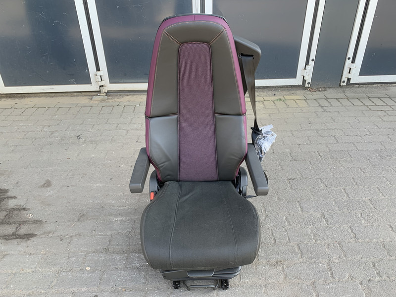Volvo FM5 - Sedište za Kamion: slika 1 Volvo FM5 - Sedište za Kamion: slika 1