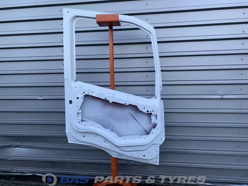 Volvo FM5 - Vrata i delovi za Kamion: slika 2 Volvo FM5 - Vrata i delovi za Kamion: slika 2
