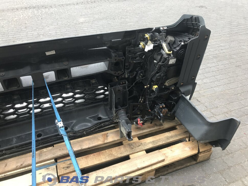 Volvo FMX Euro 6 Bumper Volvo 82422759 - Branik za Kamion: slika 5 Volvo FMX Euro 6 Bumper Volvo 82422759 - Branik za Kamion: slika 5