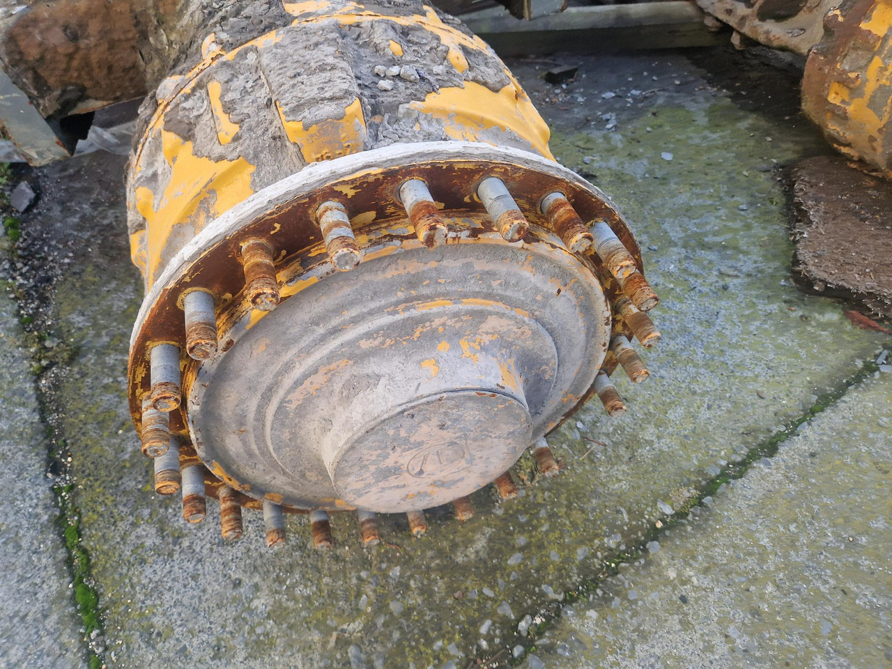 EJE DELANTERO Y TRASERO LIEBHERR L586 (2012) - Osovina i delovi za Građevinska mašina: slika 2 EJE DELANTERO Y TRASERO LIEBHERR L586 (2012) - Osovina i delovi za Građevinska mašina: slika 2