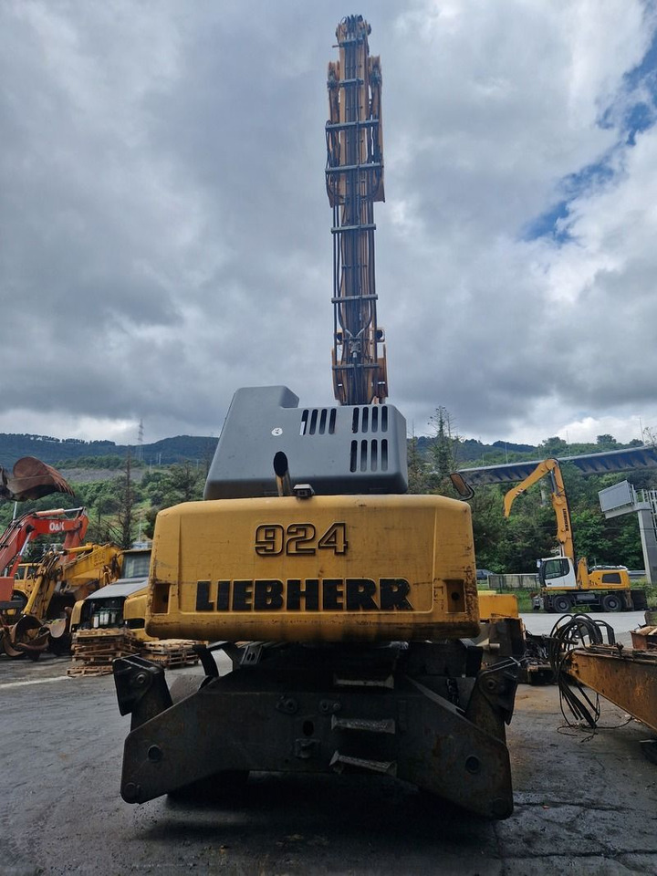 LIEBHERR A924C - Bager za obradu otpada/ Industrije: slika 2 LIEBHERR A924C - Bager za obradu otpada/ Industrije: slika 2