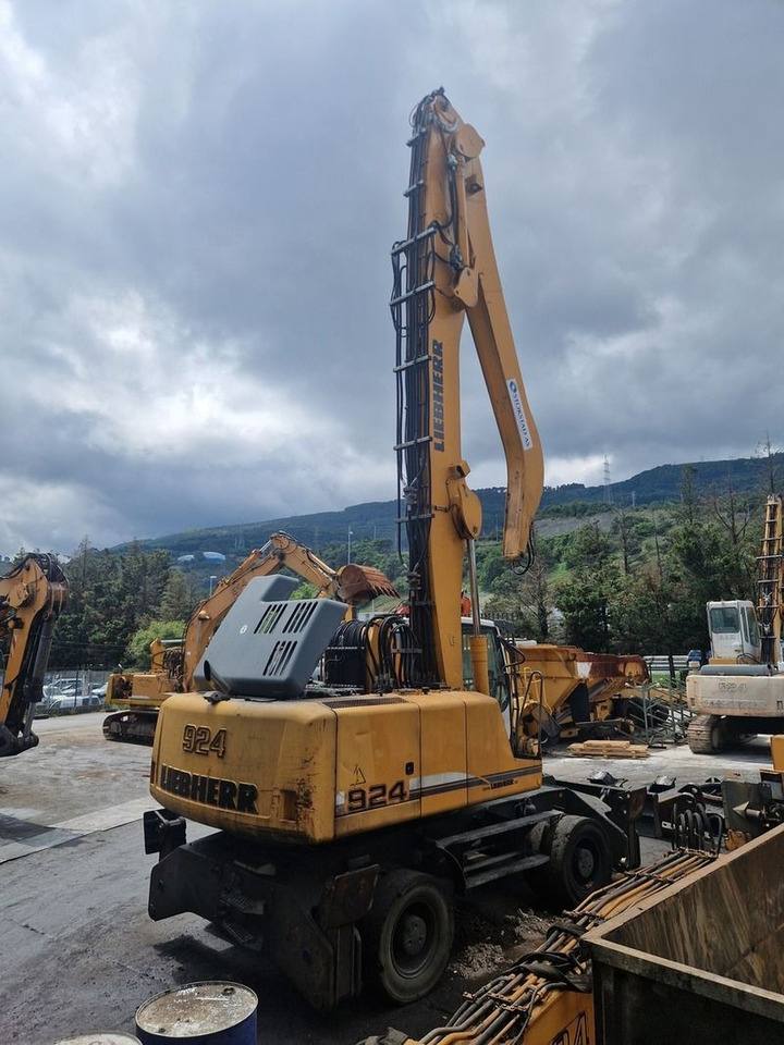LIEBHERR A924C - Bager za obradu otpada/ Industrije: slika 1 LIEBHERR A924C - Bager za obradu otpada/ Industrije: slika 1