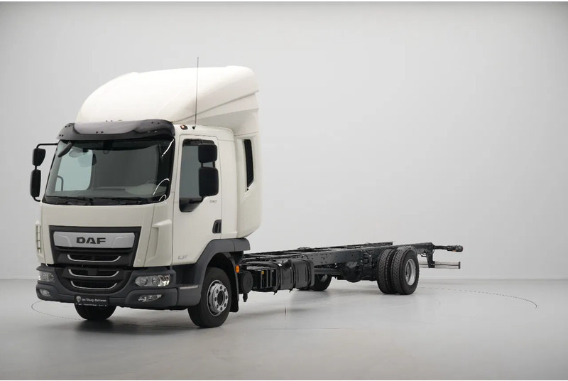 DAF LF 260 FA 12T CHASSIS SLEEPING CAB 610WB NEW - Kamion sa golom šasijom i zatvorenom kabinom: slika 1 DAF LF 260 FA 12T CHASSIS SLEEPING CAB 610WB NEW - Kamion sa golom šasijom i zatvorenom kabinom: slika 1