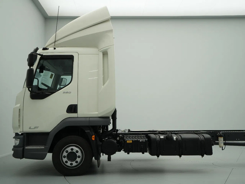 DAF LF 260 FA 12T CHASSIS SLEEPING CAB 610WB NEW - Kamion sa golom šasijom i zatvorenom kabinom: slika 4 DAF LF 260 FA 12T CHASSIS SLEEPING CAB 610WB NEW - Kamion sa golom šasijom i zatvorenom kabinom: slika 4