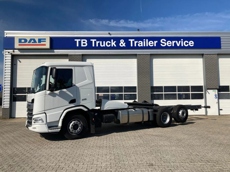 DAF XD 450 FAN CHASSIS SLEEPER CAB PTO STEERING LIFTAXLE 505WB - NEW - Kamion sa golom šasijom i zatvorenom kabinom: slika 1 DAF XD 450 FAN CHASSIS SLEEPER CAB PTO STEERING LIFTAXLE 505WB - NEW - Kamion sa golom šasijom i zatvorenom kabinom: slika 1
