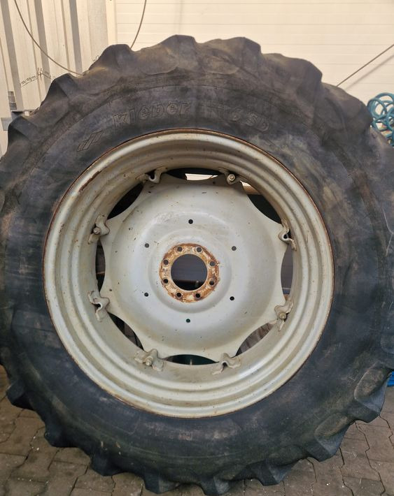 Części do Ciągnika Massey Ferguson MF 3000, 6000 Koła tylne 18,4R38 do ciągnika MF - Kompletan točak za Poljoprivredna mašina: slika 1 Części do Ciągnika Massey Ferguson MF 3000, 6000 Koła tylne 18,4R38 do ciągnika MF - Kompletan točak za Poljoprivredna mašina: slika 1