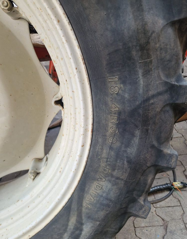 Części do Ciągnika Massey Ferguson MF 3000, 6000 Koła tylne 18,4R38 do ciągnika MF - Kompletan točak za Poljoprivredna mašina: slika 3 Części do Ciągnika Massey Ferguson MF 3000, 6000 Koła tylne 18,4R38 do ciągnika MF - Kompletan točak za Poljoprivredna mašina: slika 3