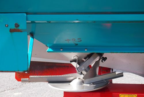 Rozsiewacz nawozów Sulky DPX GL 2000 18-24m Rozsiewacz nawozów Sulky - Rasipač veštačkog đubriva: slika 4 Rozsiewacz nawozów Sulky DPX GL 2000 18-24m Rozsiewacz nawozów Sulky - Rasipač veštačkog đubriva: slika 4