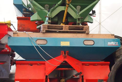 Rozsiewacz nawozów Sulky DPXGL 18-24m Rozsiewacz nawozów Sulky - Rasipač veštačkog đubriva: slika 1 Rozsiewacz nawozów Sulky DPXGL 18-24m Rozsiewacz nawozów Sulky - Rasipač veštačkog đubriva: slika 1