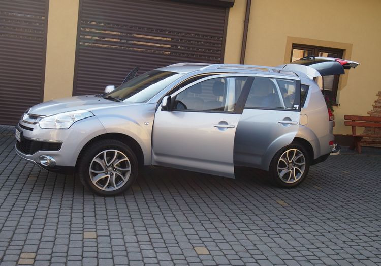 Samochód Citroen C-Crosser 2.2 HDI 2010 Samochód osobowy SUW 4x4 - Automobil: slika 2 Samochód Citroen C-Crosser 2.2 HDI 2010 Samochód osobowy SUW 4x4 - Automobil: slika 2