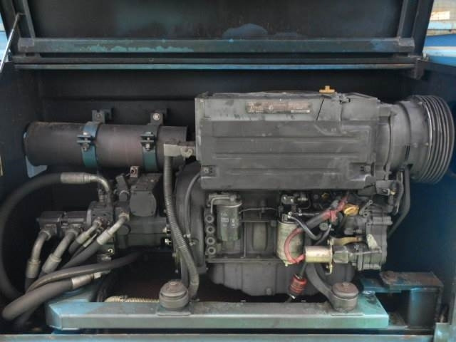 Holland Lift M250DL27 - Lift u obliku makaza: slika 5 Holland Lift M250DL27 - Lift u obliku makaza: slika 5