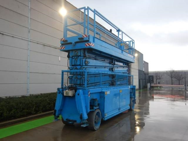 Holland Lift N-265EL13 4WDS/N - Lift u obliku makaza: slika 2 Holland Lift N-265EL13 4WDS/N - Lift u obliku makaza: slika 2