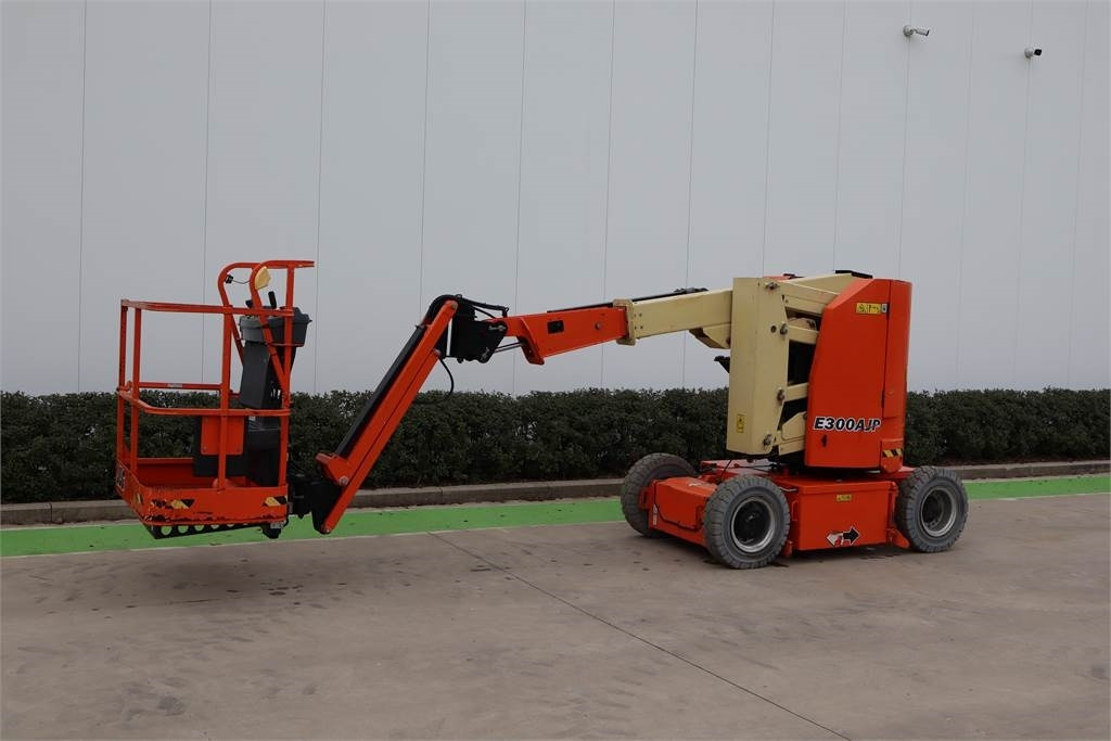 JLG E300AJP - Zglobna platforma: slika 2 JLG E300AJP - Zglobna platforma: slika 2