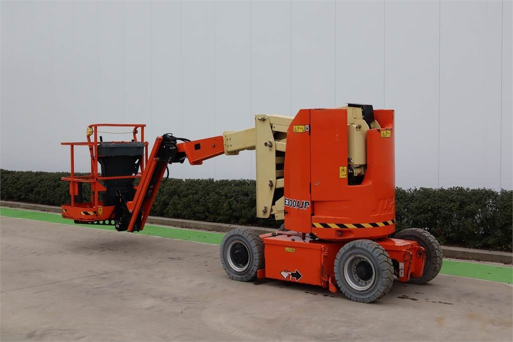 JLG E300AJP - Zglobna platforma: slika 3 JLG E300AJP - Zglobna platforma: slika 3