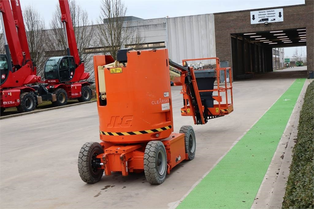 JLG E300AJP - Zglobna platforma: slika 4 JLG E300AJP - Zglobna platforma: slika 4