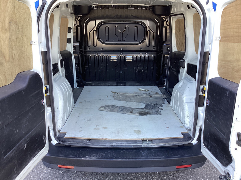 Fiat Dobló Cargo 1.3 MJ BPM VRIJ! 7x Voorraad NL Auto/ Airco/ Bluetooth/ Betimmering - Mali kombi: slika 5 Fiat Dobló Cargo 1.3 MJ BPM VRIJ! 7x Voorraad NL Auto/ Airco/ Bluetooth/ Betimmering - Mali kombi: slika 5
