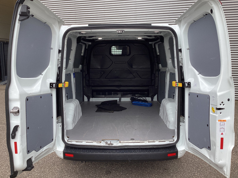 Ford Transit Custom 1.0 130 pk PHEV Trend BPM VRIJ! 2xSchuifdeur/ Carplay/ Stoelverw./ Camera/ Cruise/ PDC - Furgon: slika 5 Ford Transit Custom 1.0 130 pk PHEV Trend BPM VRIJ! 2xSchuifdeur/ Carplay/ Stoelverw./ Camera/ Cruise/ PDC - Furgon: slika 5