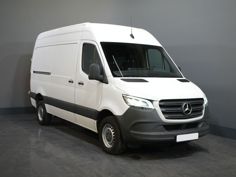 Mercedes-Benz Sprinter 316 2.2 CDI Aut. L2H2 EXPORT ONLY RWD LED/ Gev.Stoel/ Cruise/ Trekhaak - Furgon: slika 1 Mercedes-Benz Sprinter 316 2.2 CDI Aut. L2H2 EXPORT ONLY RWD LED/ Gev.Stoel/ Cruise/ Trekhaak - Furgon: slika 1