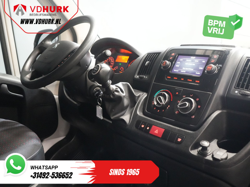 Peugeot Boxer 2.2 HDi 120 pk L2H2 BPM VRIJ! 2.5t Trekverm./ Navi/ PDC/ Cruise/ Airco - Mali kombi: slika 3 Peugeot Boxer 2.2 HDi 120 pk L2H2 BPM VRIJ! 2.5t Trekverm./ Navi/ PDC/ Cruise/ Airco - Mali kombi: slika 3