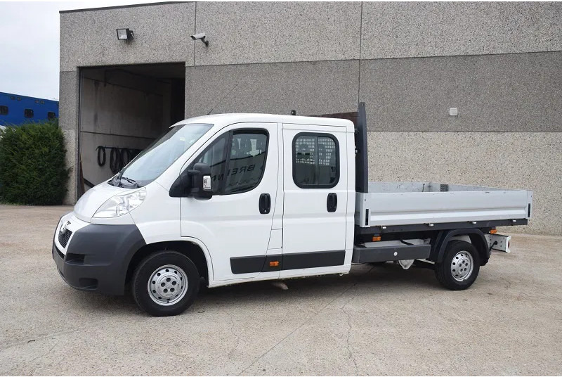 Peugeot Boxer 2.2 L -130 pk - - Dostavno vozilo s ravnom platformom, Dostavno vozilo sa duplom kabinom: slika 3 Peugeot Boxer 2.2 L -130 pk - - Dostavno vozilo s ravnom platformom, Dostavno vozilo sa duplom kabinom: slika 3