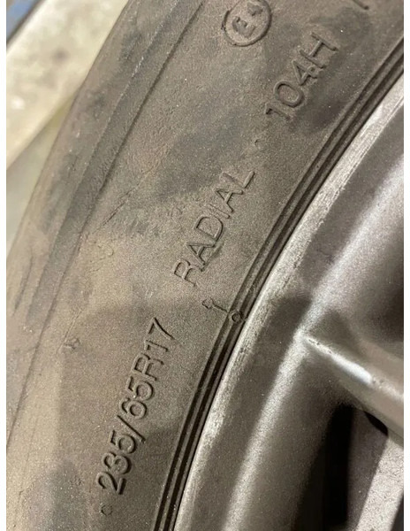 Continental Continental banden met velgen 235/65 R17 - Gume i felne za Automobil: slika 4 Continental Continental banden met velgen 235/65 R17 - Gume i felne za Automobil: slika 4