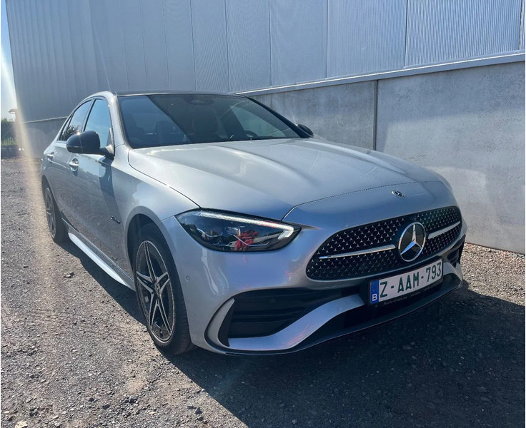 Mercedes-Benz C-Klasse C300e Sedan*AMG PAKKET*NIGHT PAKKET*HEADUPDISPL*360°CAM* - Limuzina: slika 4 Mercedes-Benz C-Klasse C300e Sedan*AMG PAKKET*NIGHT PAKKET*HEADUPDISPL*360°CAM* - Limuzina: slika 4