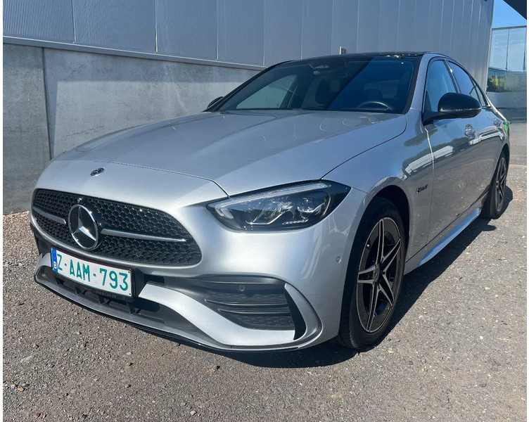 Mercedes-Benz C-Klasse C300e Sedan*AMG PAKKET*NIGHT PAKKET*HEADUPDISPL*360°CAM* - Limuzina: slika 1 Mercedes-Benz C-Klasse C300e Sedan*AMG PAKKET*NIGHT PAKKET*HEADUPDISPL*360°CAM* - Limuzina: slika 1