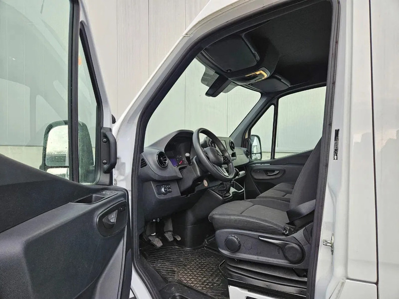 Mercedes-Benz Sprinter 317 L2H2*360°Camera*Airco*Navigatie*Zetelverwarming - Furgon: slika 2 Mercedes-Benz Sprinter 317 L2H2*360°Camera*Airco*Navigatie*Zetelverwarming - Furgon: slika 2