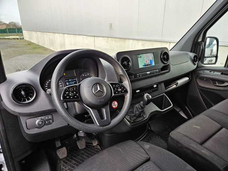 Mercedes-Benz Sprinter 317 L2H2*Achteruitrijcamera*360°camera*Zetelverwarming* - Furgon: slika 4 Mercedes-Benz Sprinter 317 L2H2*Achteruitrijcamera*360°camera*Zetelverwarming* - Furgon: slika 4