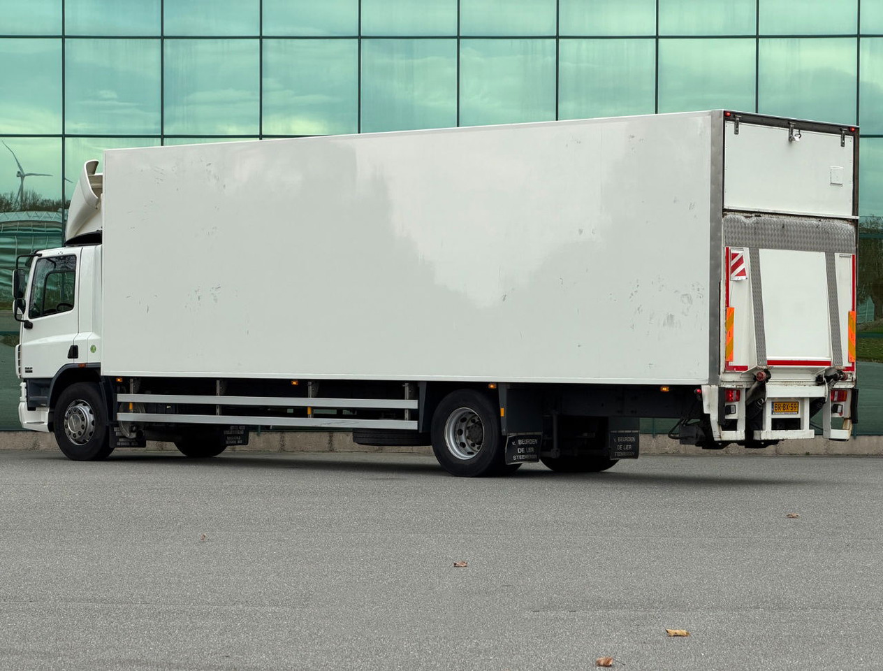 DAF CF 75.250 Euro 3 Manual Gearbox VAN Beurden Isolated BOX Tail Lift Super Condition NL-Truck - Kamion sa zatvorenim sandukom: slika 3 DAF CF 75.250 Euro 3 Manual Gearbox VAN Beurden Isolated BOX Tail Lift Super Condition NL-Truck - Kamion sa zatvorenim sandukom: slika 3