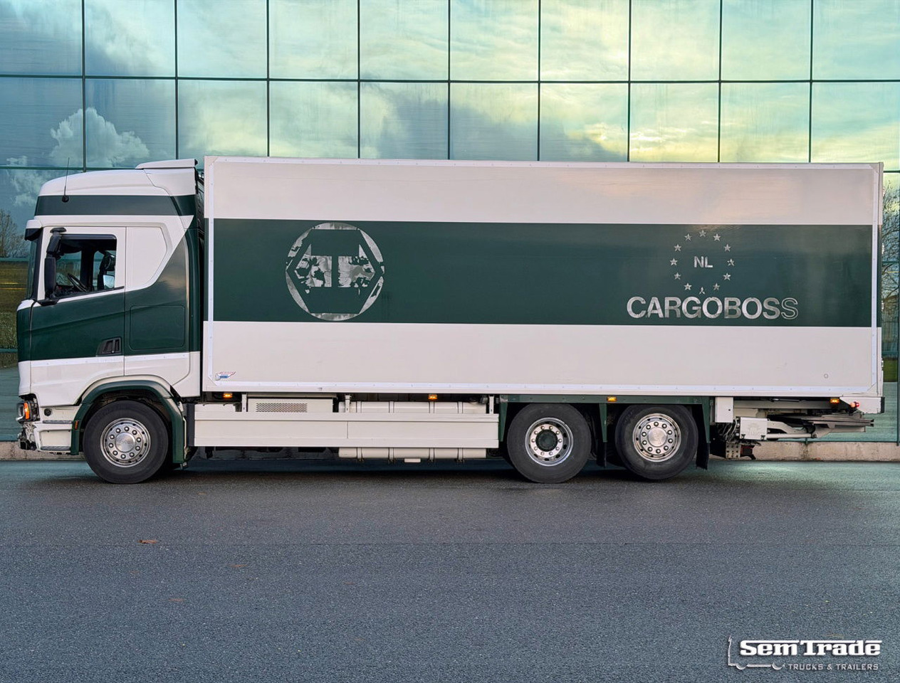 Scania S450 Full AIR Retarder VAN Beurden Isolated BOX Hydrarolls TRS Cooling NL-Truck - Hladnjača: slika 2 Scania S450 Full AIR Retarder VAN Beurden Isolated BOX Hydrarolls TRS Cooling NL-Truck - Hladnjača: slika 2