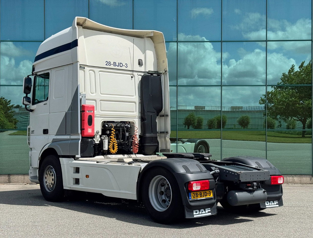 DAF XF 460 FT SSC 2x Tanks 685.000 KM Super Condition NL Truck 3 Pieces IN Stock - Tegljač: slika 3 DAF XF 460 FT SSC 2x Tanks 685.000 KM Super Condition NL Truck 3 Pieces IN Stock - Tegljač: slika 3