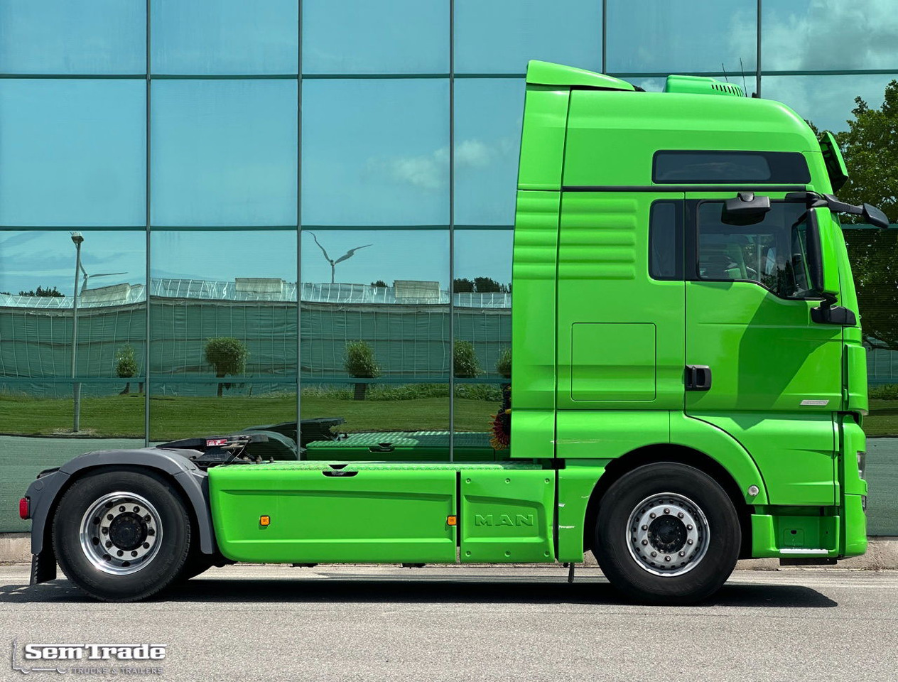 MAN TGX 18.460 Euro 6 Only 697.000 KM 2X Tanks TOP Condition BE-Truck - Tegljač: slika 5 MAN TGX 18.460 Euro 6 Only 697.000 KM 2X Tanks TOP Condition BE-Truck - Tegljač: slika 5
