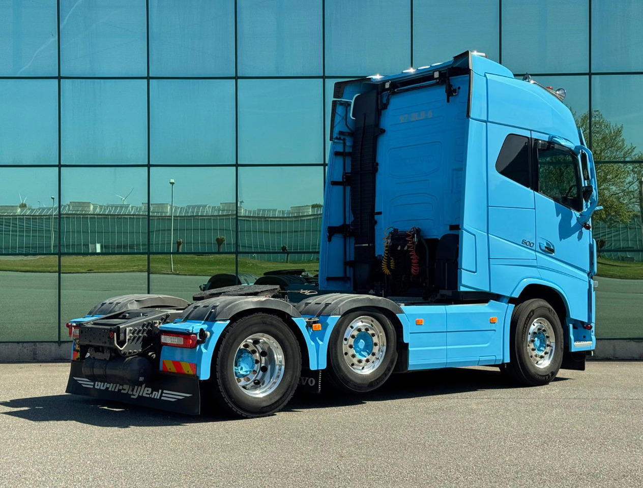 Volvo FH 500 6X2 Globetrotter 2x Tanks 672.000 KM TOP Condition NL Truck - Tegljač: slika 4 Volvo FH 500 6X2 Globetrotter 2x Tanks 672.000 KM TOP Condition NL Truck - Tegljač: slika 4
