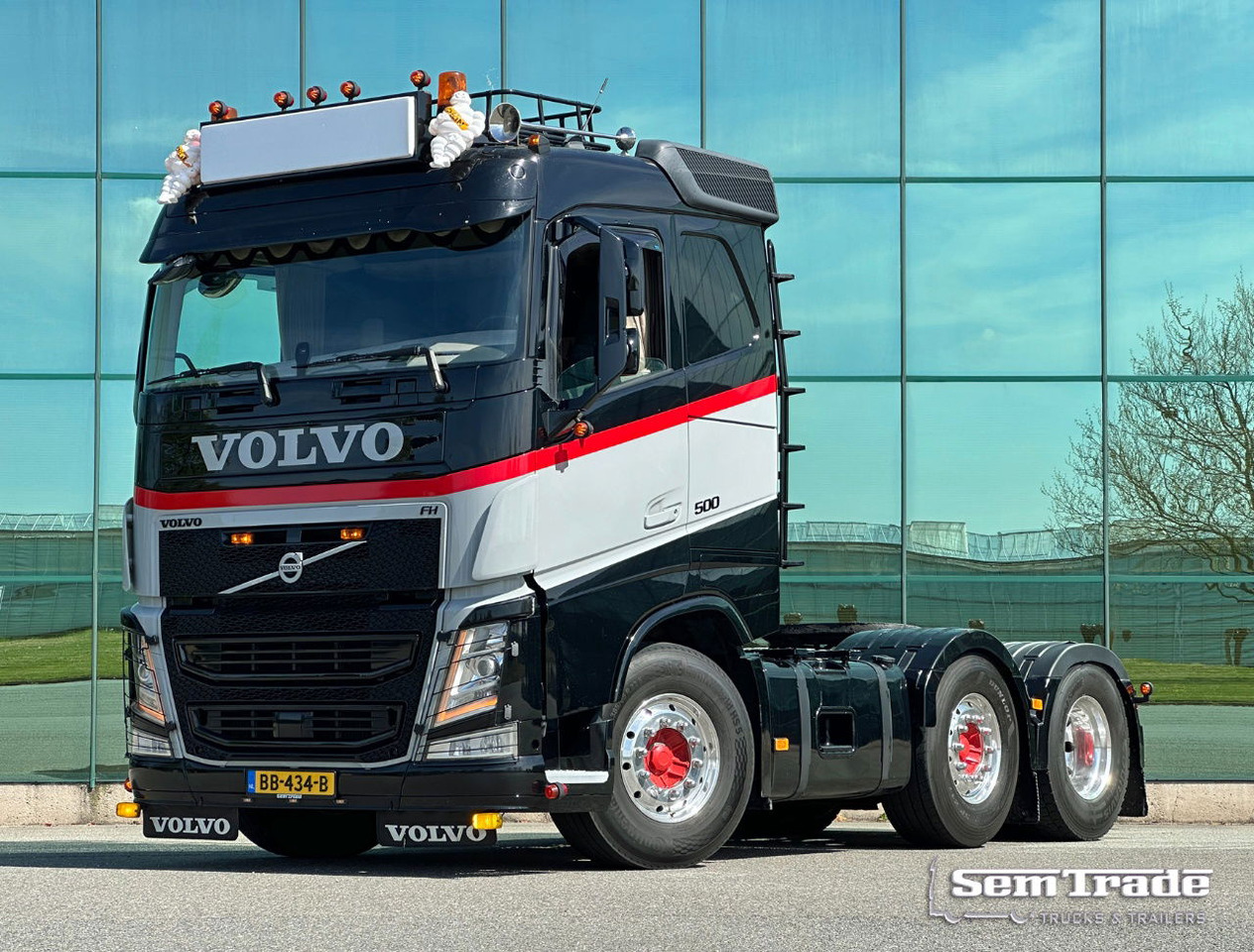 Volvo FH 6X2 LOW Roof 579.000 KM Special Interior Super Condition NEW APK - TUV - Tegljač: slika 1 Volvo FH 6X2 LOW Roof 579.000 KM Special Interior Super Condition NEW APK - TUV - Tegljač: slika 1