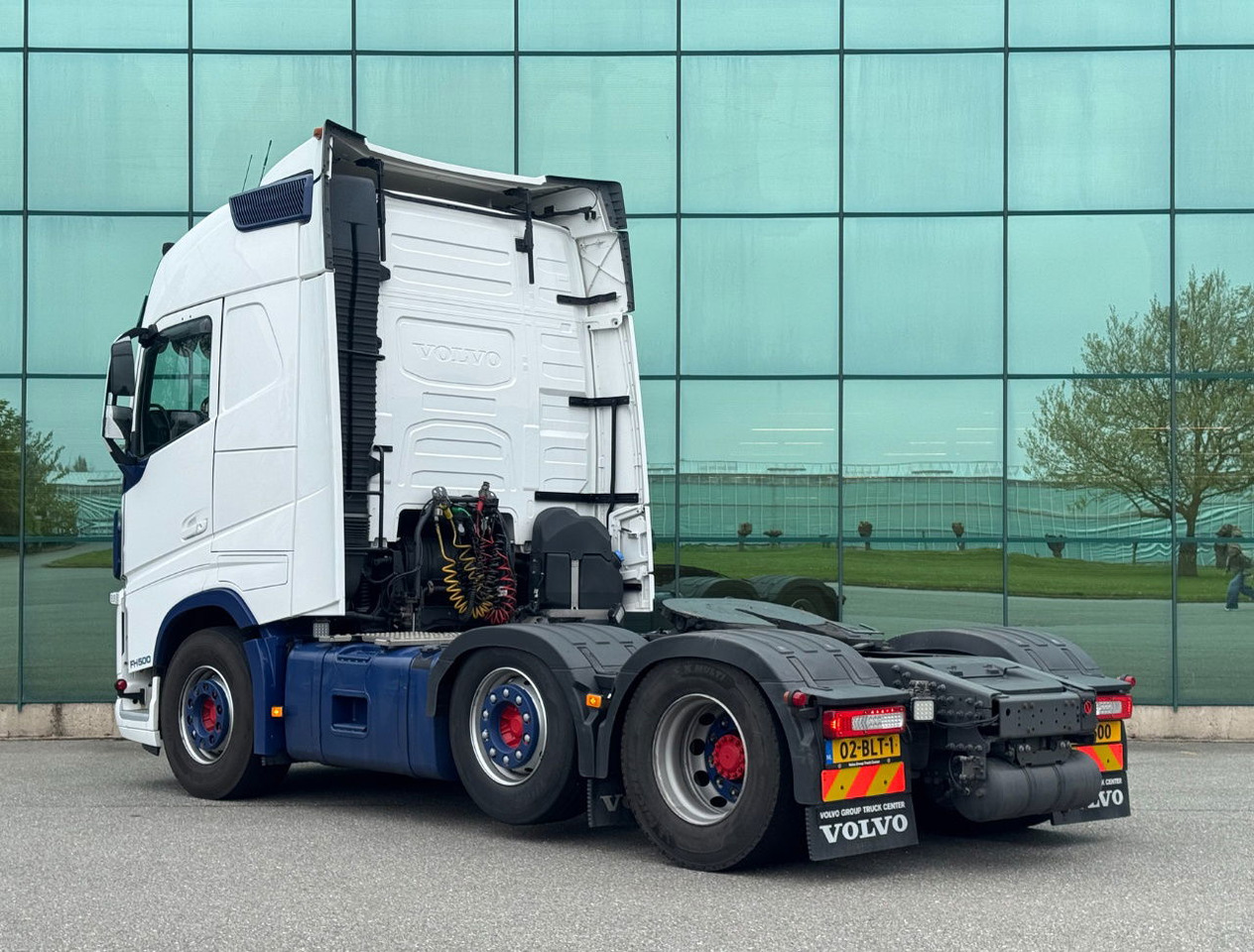 Volvo FH Globetrotter 6X2 701.000 KM Super Condition NL Truck - Tegljač: slika 3 Volvo FH Globetrotter 6X2 701.000 KM Super Condition NL Truck - Tegljač: slika 3